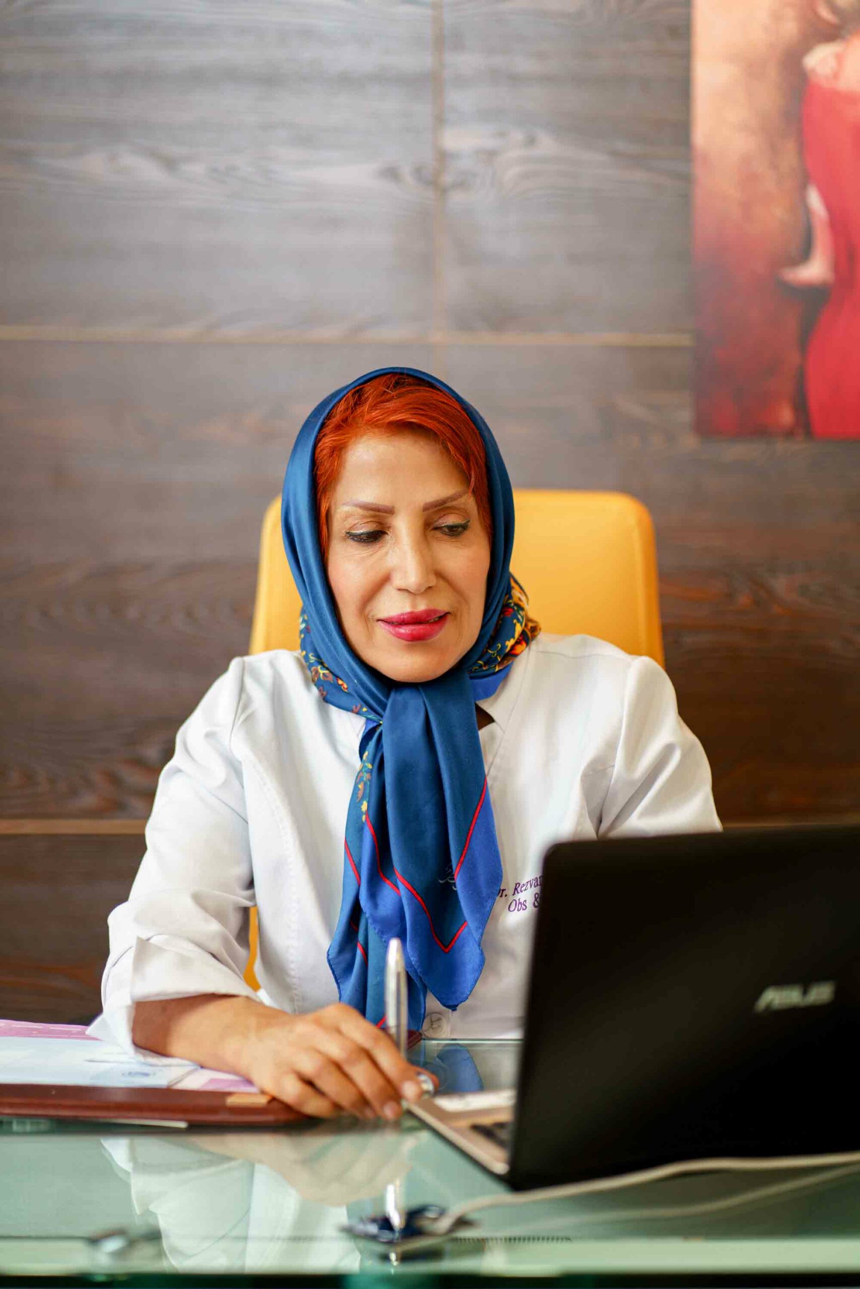 درباره‌ دکتر رضوان کاظمی دکتر رضوان